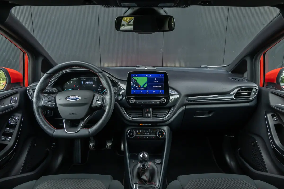 1.0 EcoBoost ST-Line X | 100% dealer o.h. | Adaptieve cruise | LED verlichting | Dodehoek detectie | Keyless | Camera | Winter-pack | B&O Adio incl. DAB | Privacy-glass