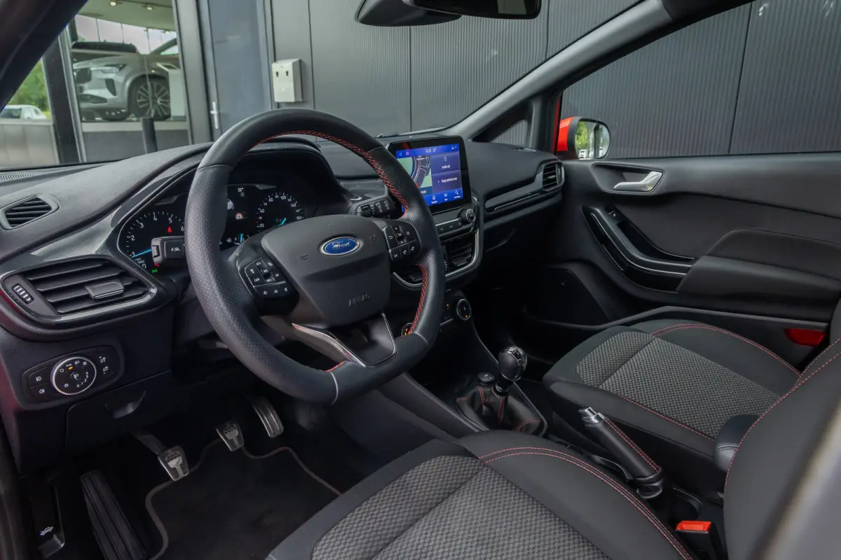 1.0 EcoBoost ST-Line X | 100% dealer o.h. | Adaptieve cruise | LED verlichting | Dodehoek detectie | Keyless | Camera | Winter-pack | B&O Adio incl. DAB | Privacy-glass