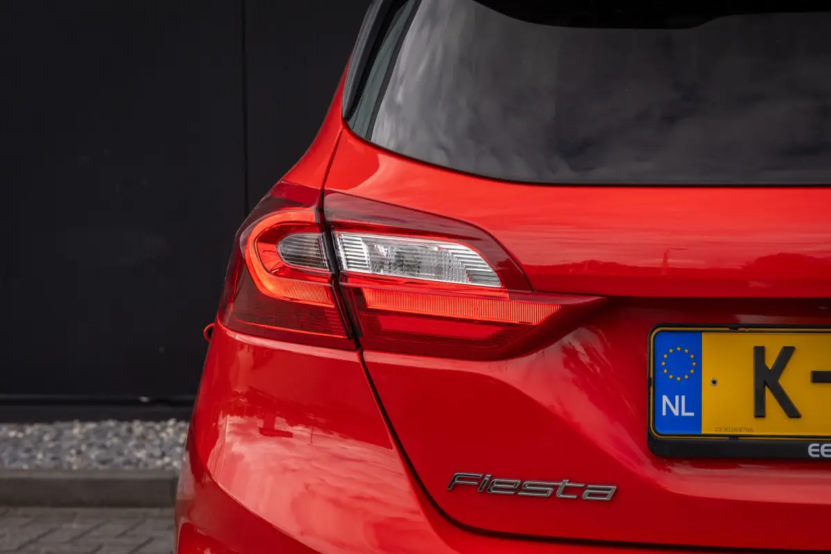 1.0 EcoBoost ST-Line X | 100% dealer o.h. | Adaptieve cruise | LED verlichting | Dodehoek detectie | Keyless | Camera | Winter-pack | B&O Adio incl. DAB | Privacy-glass