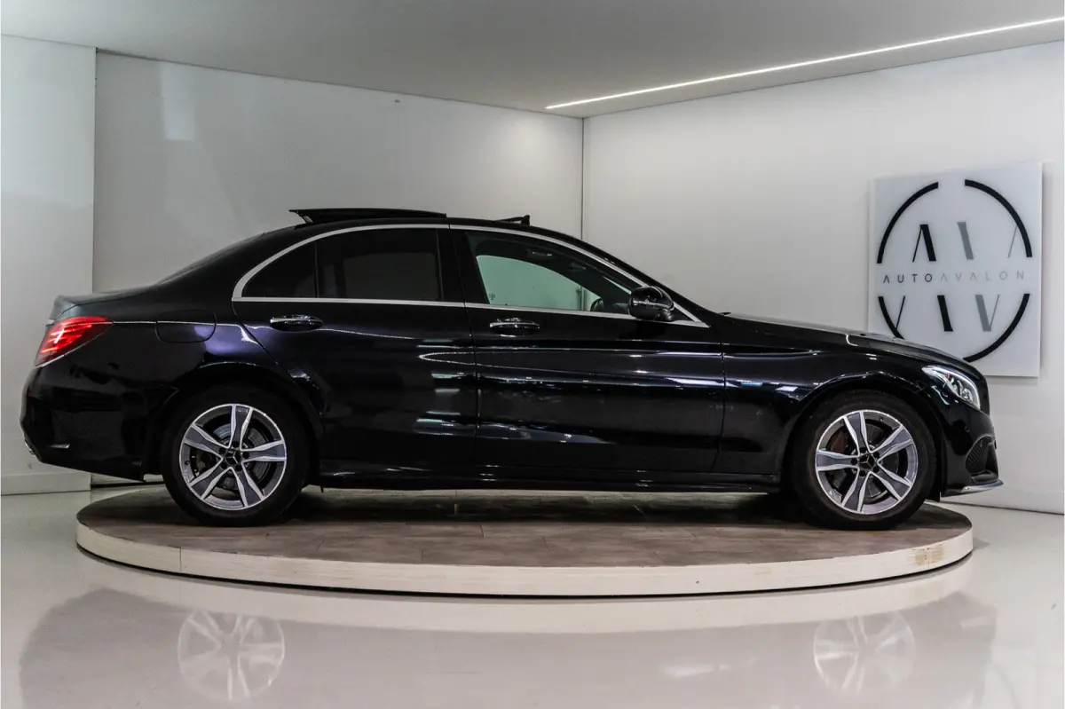 350 e Business Solution AMG 279PK | Pano | Keyless | 360 | Sfeerverlichting