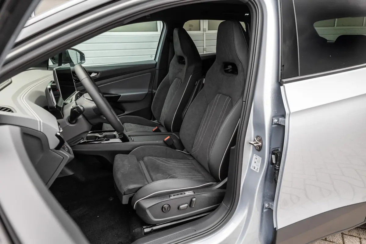 286pk Pro Limited Edition 77 kWh | Trekhaak Wegklapbaar | Comfort Pakket Plus