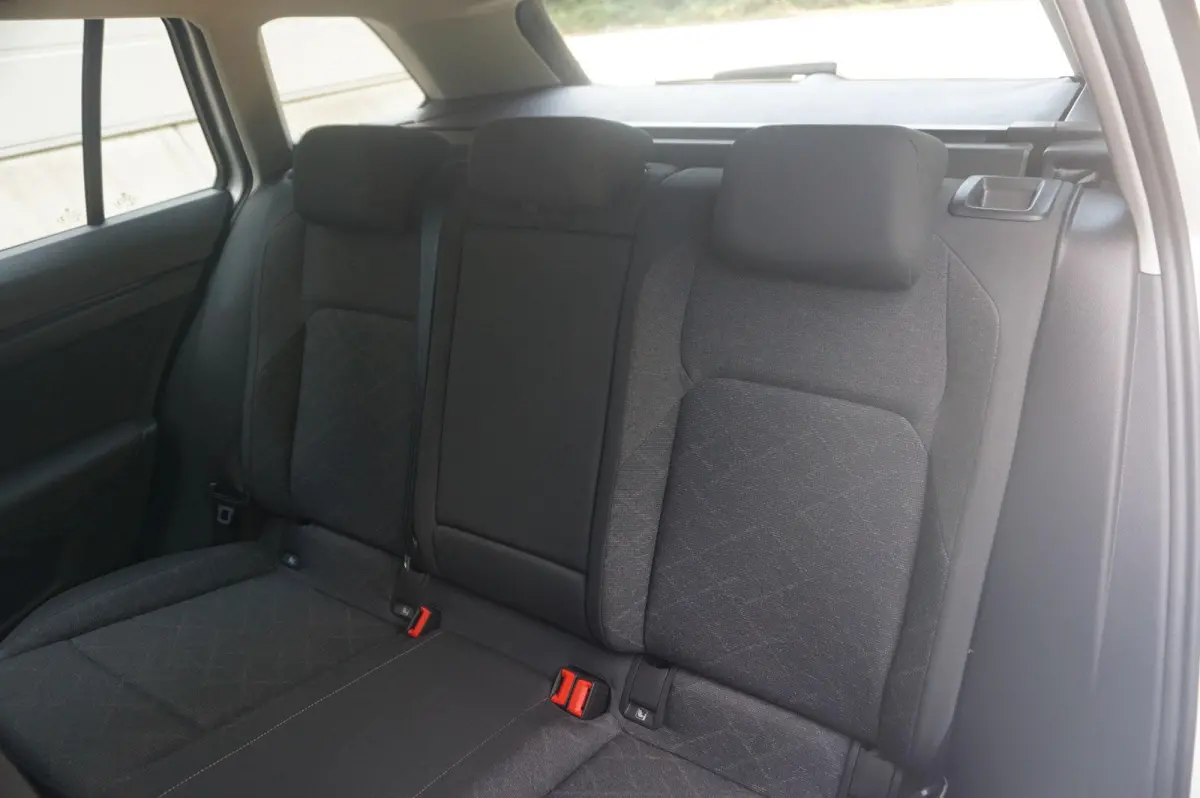 1.0 eTSI 110pk DSG Life | Navigatie | Apple Carplay & Android Auto | Adaptive Cruise
