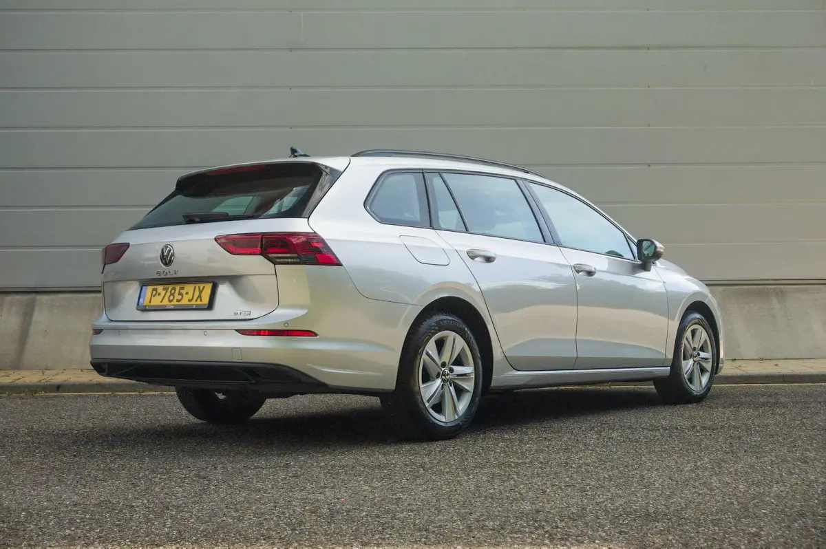 1.0 eTSI 110pk DSG Life | Navigatie | Apple Carplay & Android Auto | Adaptive Cruise