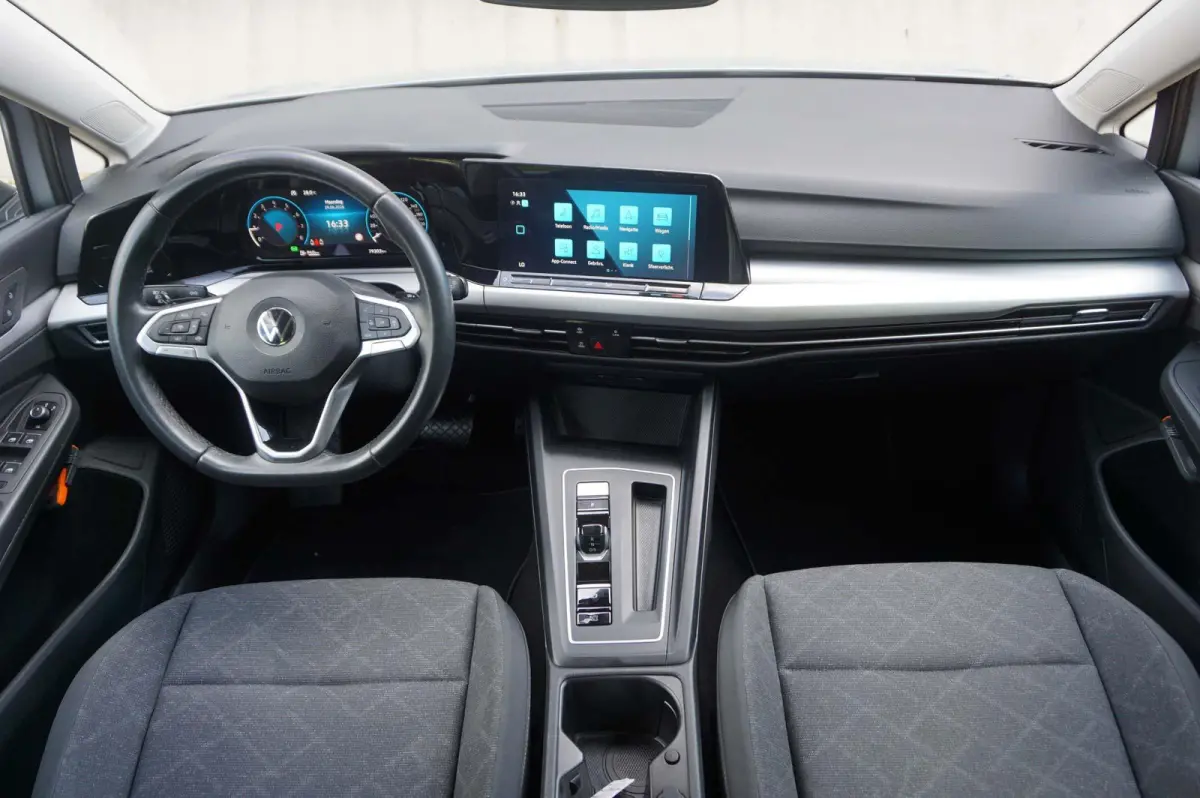 1.0 eTSI 110pk DSG Life | Navigatie | Apple Carplay & Android Auto | Adaptive Cruise