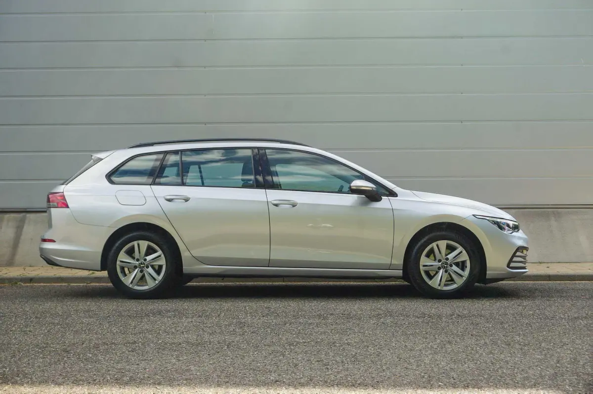 1.0 eTSI 110pk DSG Life | Navigatie | Apple Carplay & Android Auto | Adaptive Cruise