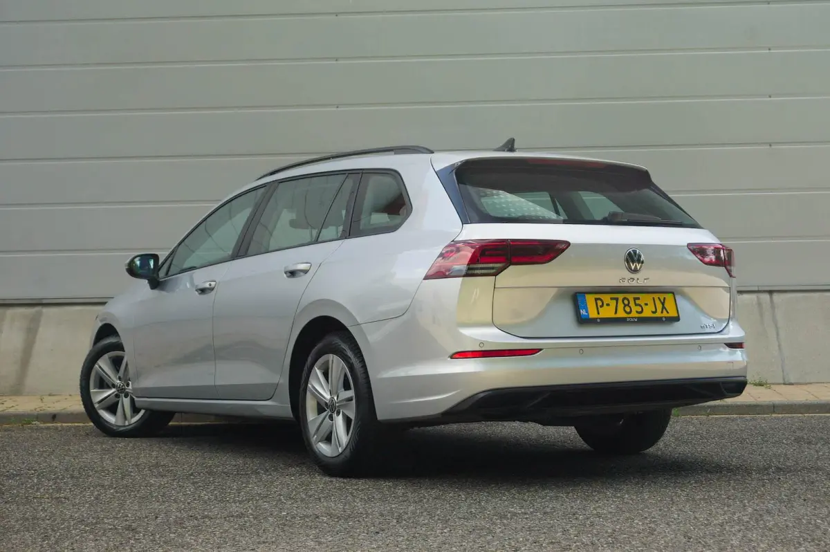 1.0 eTSI 110pk DSG Life | Navigatie | Apple Carplay & Android Auto | Adaptive Cruise