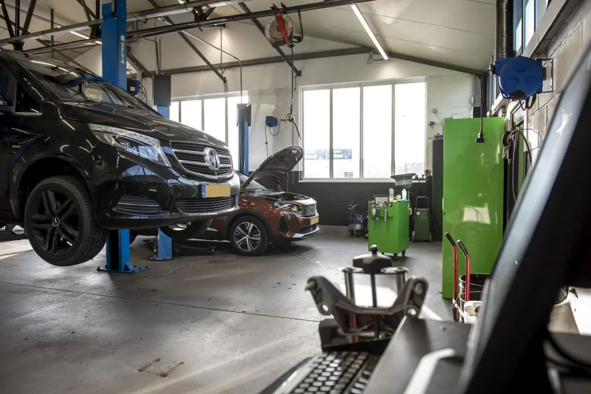 2.5 PHEV ST-Line | Stoel-/stuur-/voorruit en achterbank verwarming | Navi | 2.100kg trekgewicht
