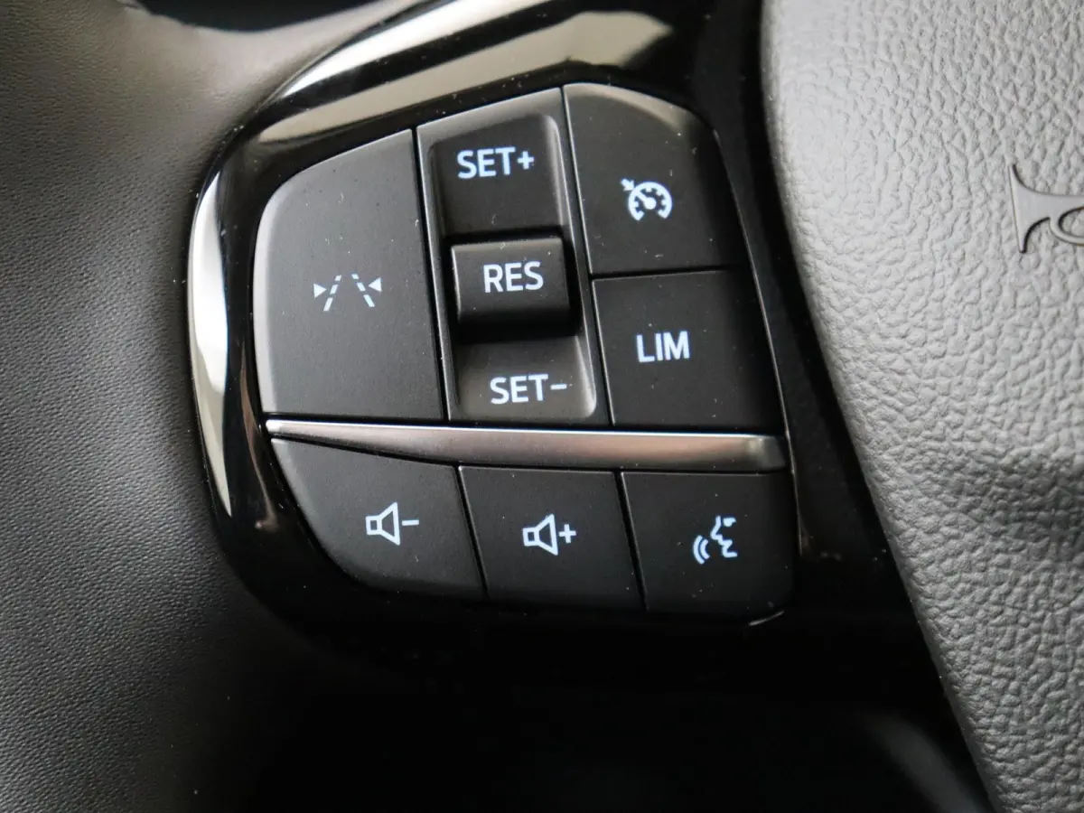 2.5 PHEV Titanium | Automaat | Climate control | LMV | PDC | Reservewiel | Navi | Apple CarPlay / Android Auto |