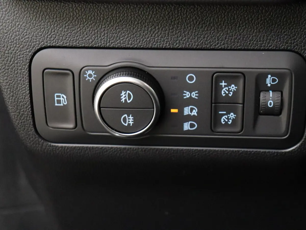 2.5 PHEV Titanium | Automaat | Climate control | LMV | PDC | Reservewiel | Navi | Apple CarPlay / Android Auto |