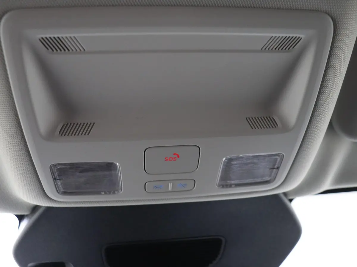 2.5 PHEV Titanium | Automaat | Climate control | LMV | PDC | Reservewiel | Navi | Apple CarPlay / Android Auto |