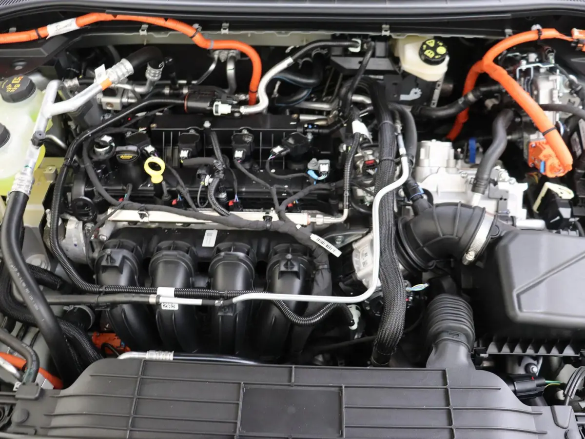 2.5 PHEV Titanium | Automaat | Climate control | LMV | PDC | Reservewiel | Navi | Apple CarPlay / Android Auto |