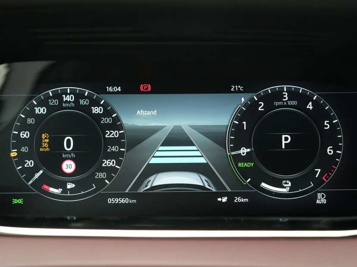 P300e AWD R-Dynamic SE PHEV 309pk | Trekhaak Afn. | Adaptive Cruise | Head Up | 360 Camera | Meridian Audio | Lederen Sportstoelen Memory & Verwarmd | Keyless | Blis | Stuur Verwarmd | Apple