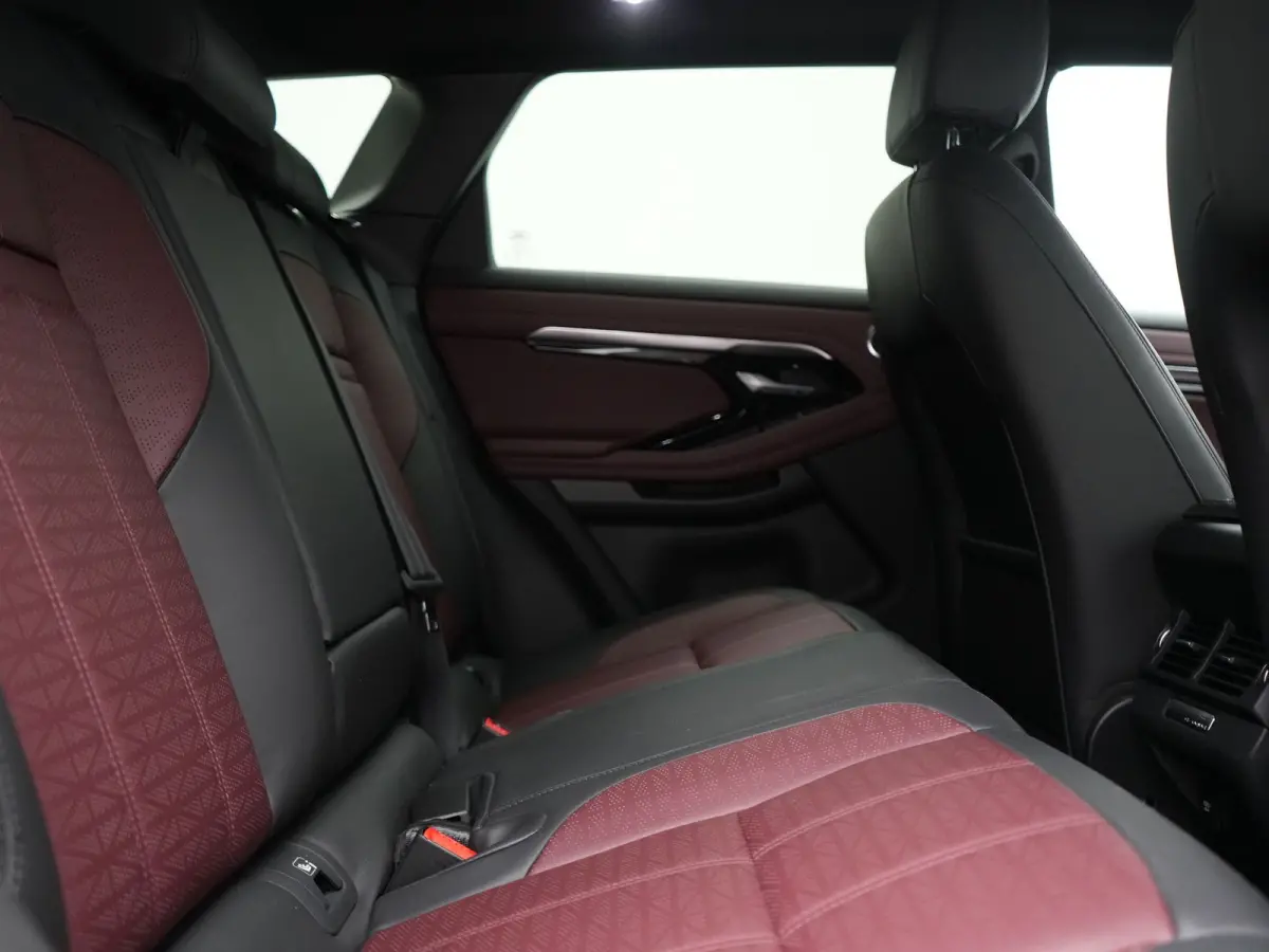 1.5 P300e AWD R-Dynamic SE PHEV 309pk | Trekhaak Afn. | Adaptive Cruise | Head Up | 360 Camera | Meridian Audio | Lederen Sportstoelen Memory & Verwarmd | Keyless | Blis | Stuur Verwarmd | A