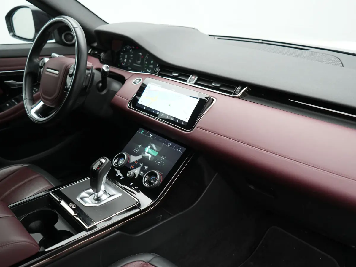 1.5 P300e AWD R-Dynamic SE PHEV 309pk | Trekhaak Afn. | Adaptive Cruise | Head Up | 360 Camera | Meridian Audio | Lederen Sportstoelen Memory & Verwarmd | Keyless | Blis | Stuur Verwarmd | A