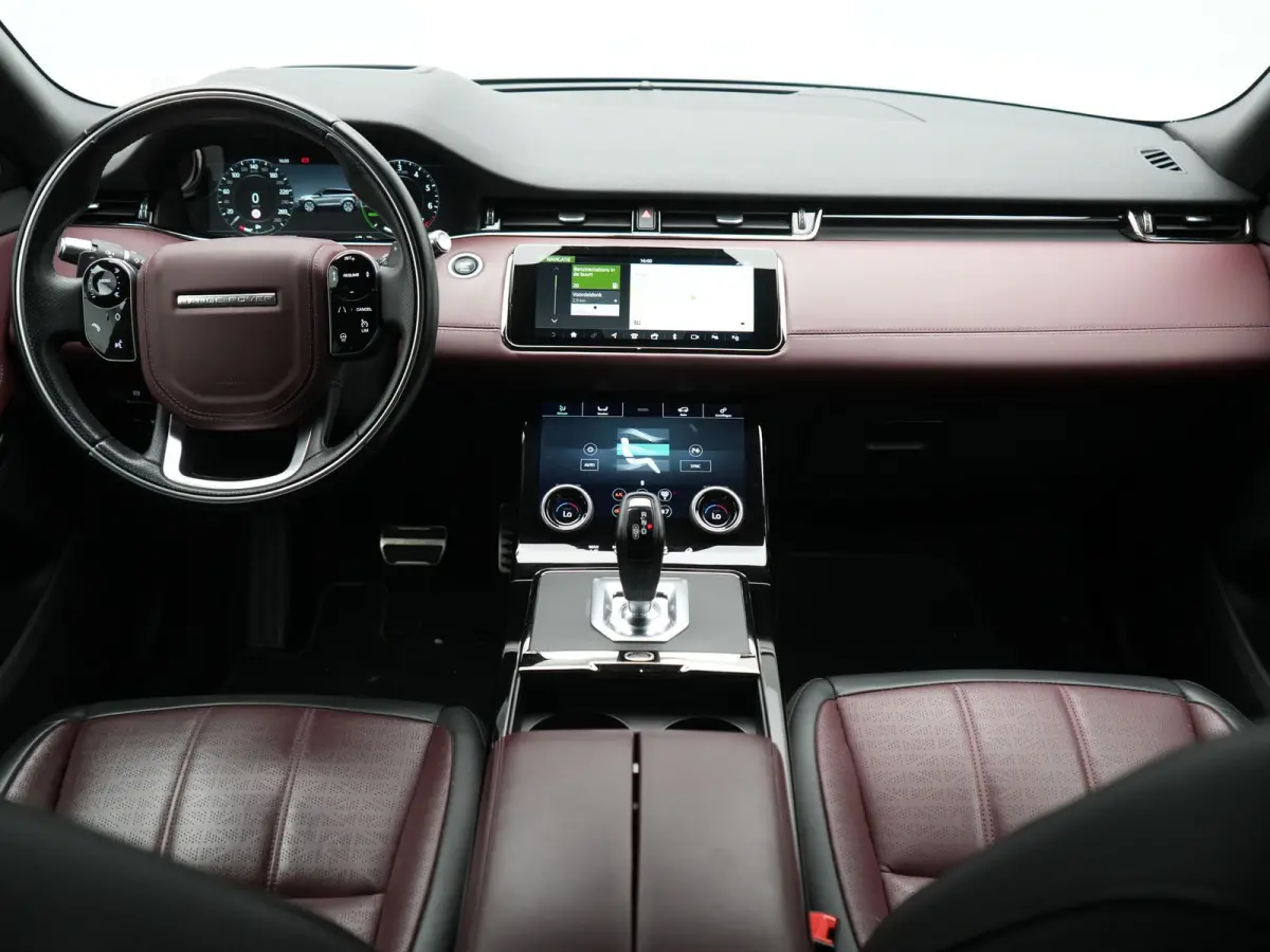 P300e AWD R-Dynamic SE PHEV 309pk | Trekhaak Afn. | Adaptive Cruise | Head Up | 360 Camera | Meridian Audio | Lederen Sportstoelen Memory & Verwarmd | Keyless | Blis | Stuur Verwarmd | Apple