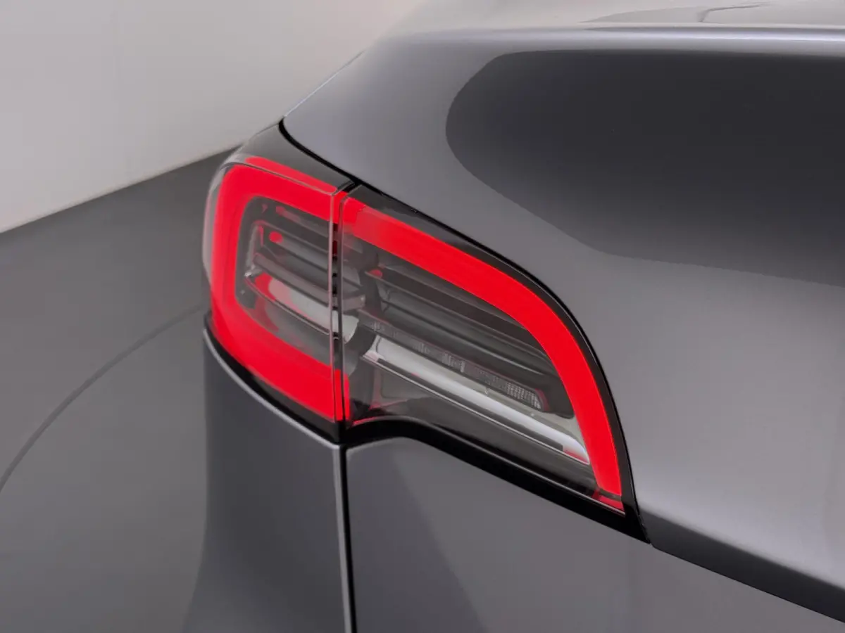 Long Range AWD 75 kWh SOH 94%| QUICKSILVER!| TESLA FABRIEKSGARANTIE TOT 02-2028/ 80.000KM | FABRIEKSGARANTIE OP ACCU & AANDRIJFLIJN TOT 2032 OF 192.000 KM | BTW VERREKENBAAR