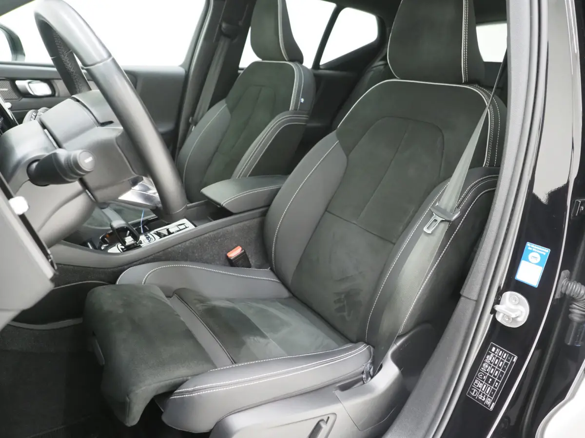 1.5 T5 Plug-in hybrid Ultimate Dark | Panoramadak | Trekhaak | Pilot Assist | Harman/Kardon | 360 | Memory | Keyless