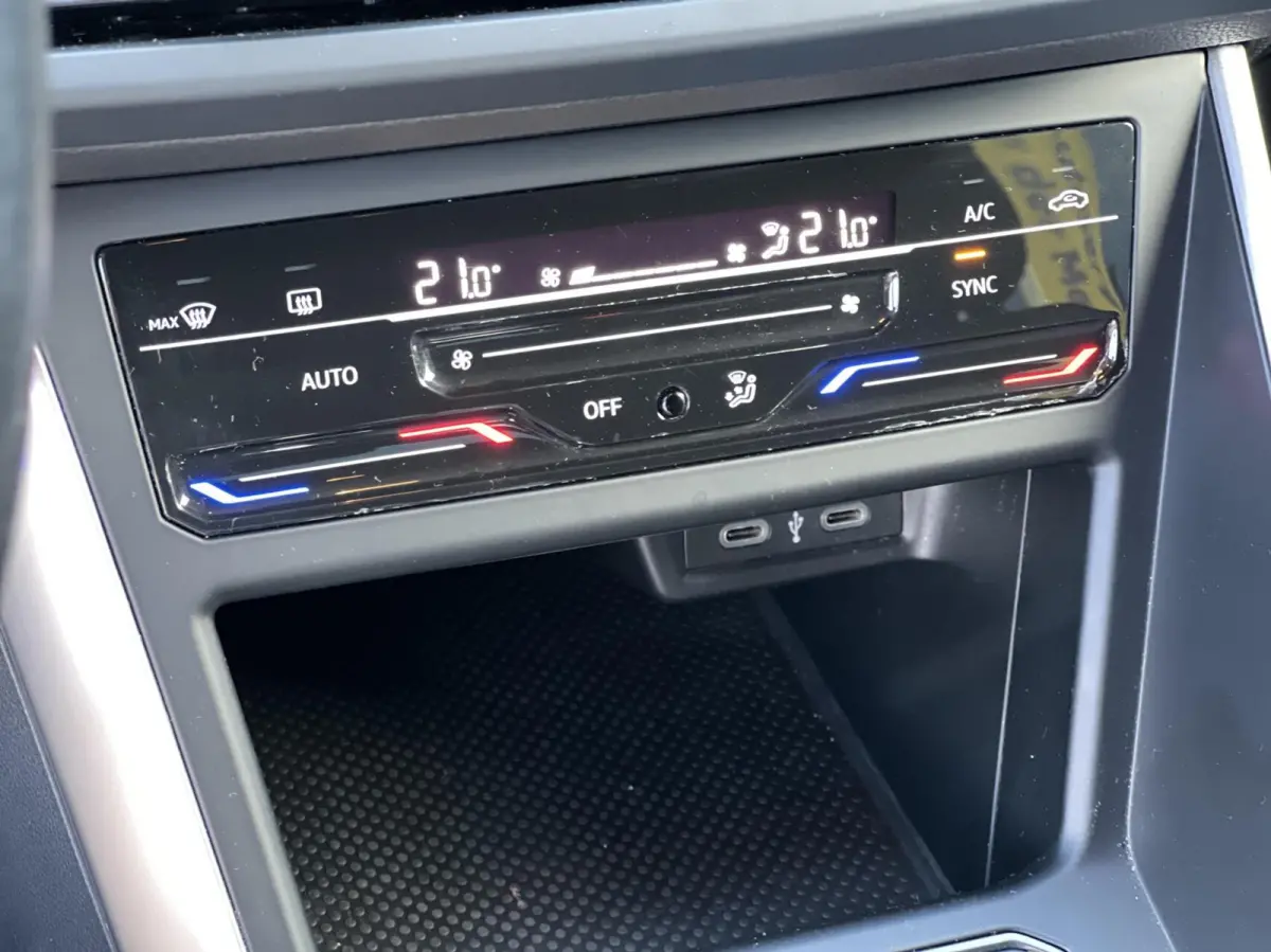 1.0 TSI|R-Line|Camera|Keyless|Virtual|Carplay|