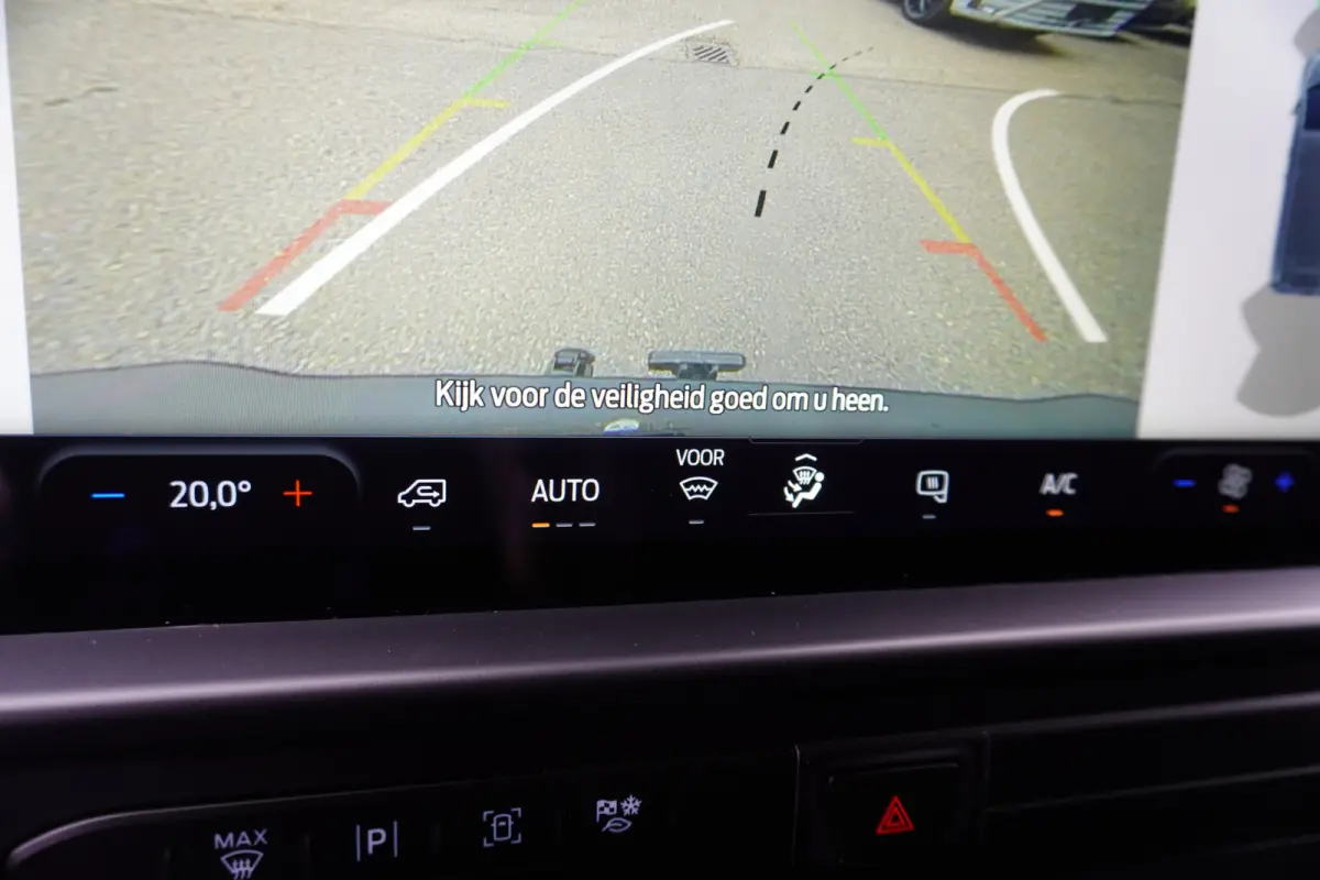 111pk L1H1 Trend Nieuw model Apple Carplay Camera Parkeersensoren Cruise control Digitaal Dashboard Trekhak