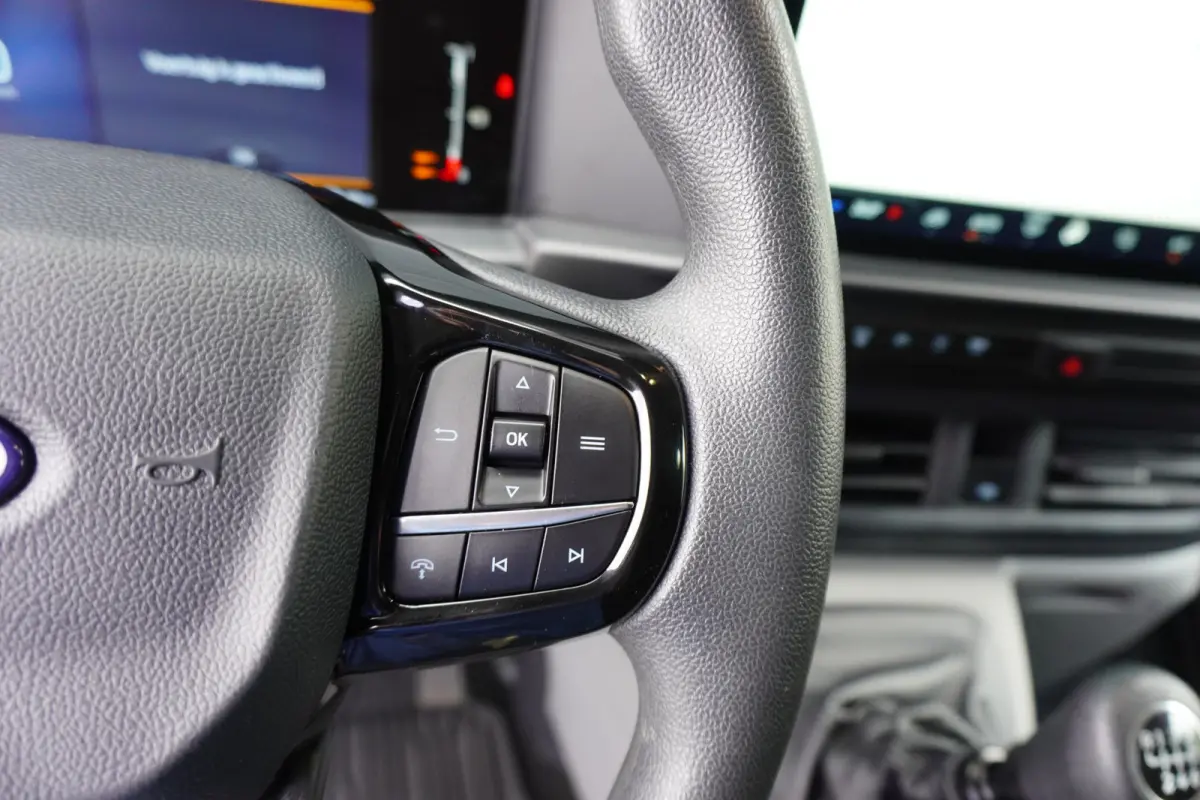 111pk L1H1 Trend Nieuw model Apple Carplay Camera Parkeersensoren Cruise control Digitaal Dashboard Trekhak