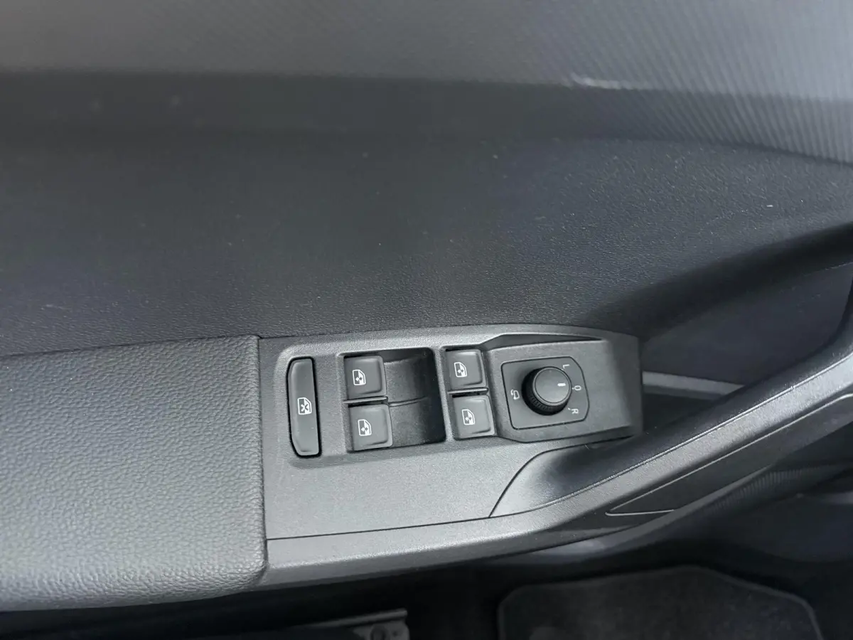 1.0 TSI Style Business Intense | Apple CarPlay | Navigatie | Achteruitrijcamera |