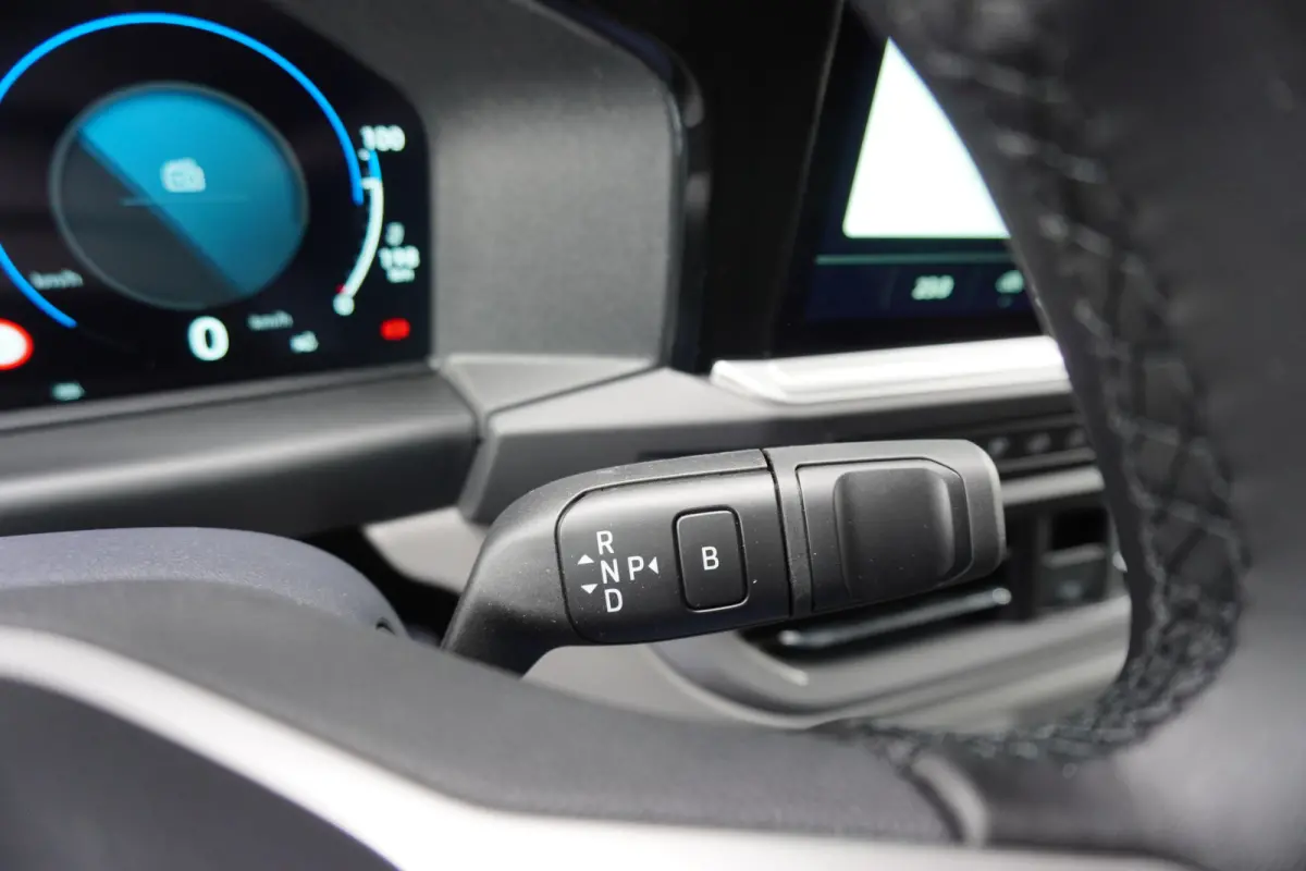32 L1H1 Life 64 kWh Apple Carplay Camera 3-Zits ACC Cruise control Digitaal Dashboard