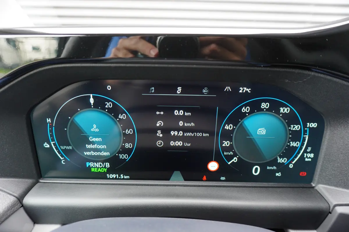 32 L1H1 Life 64 kWh Apple Carplay Camera 3-Zits ACC Cruise control Digitaal Dashboard