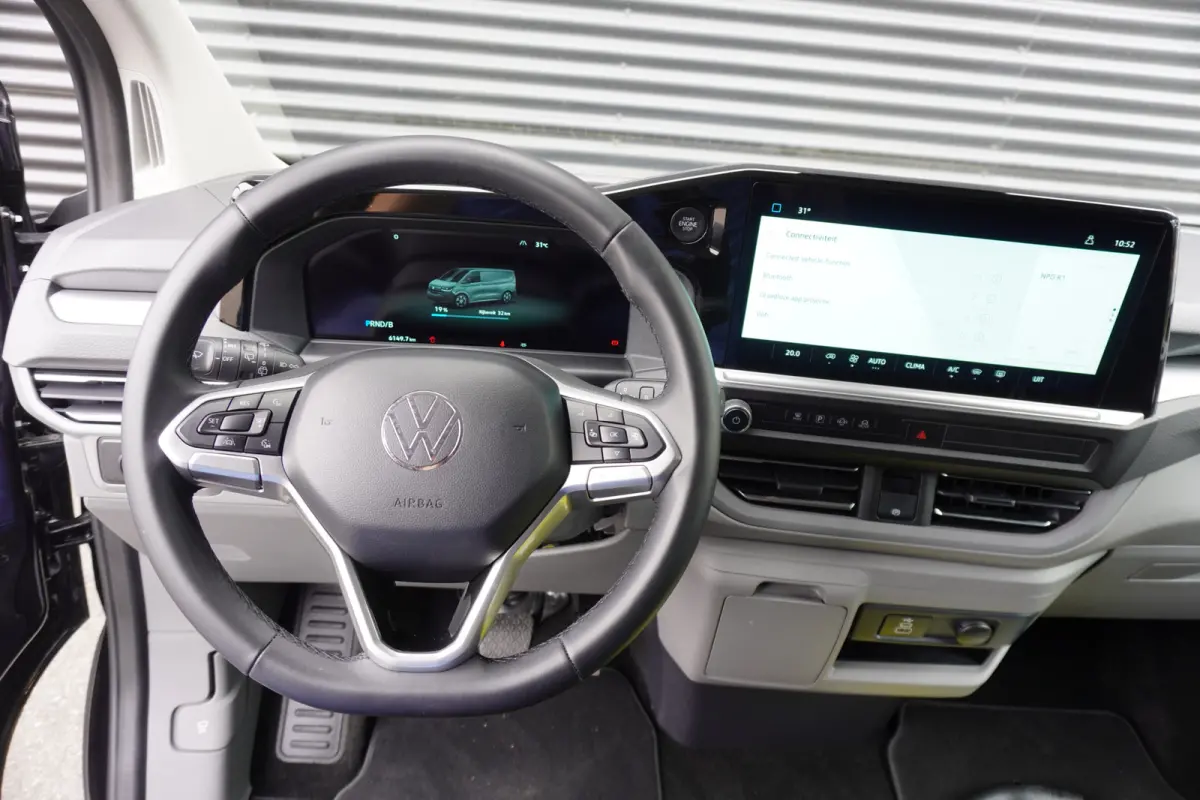 Caravelle 32 L1H1 Style 2 Schuifdeuren 64 kWh 9 persoons LED Apple Carplay Camera ACC Cruise control Digitaal Dashboard