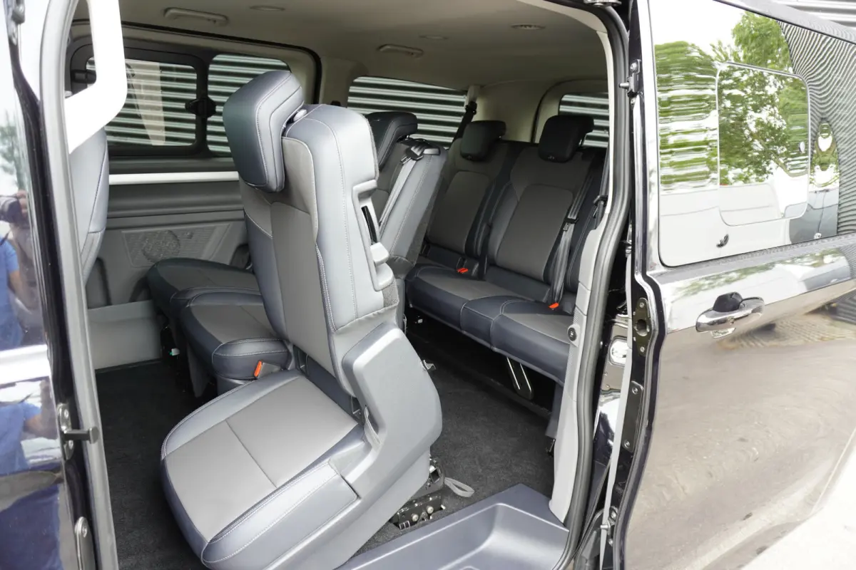 Caravelle 32 L1H1 Style 2 Schuifdeuren 64 kWh 9 persoons LED Apple Carplay Camera ACC Cruise control Digitaal Dashboard