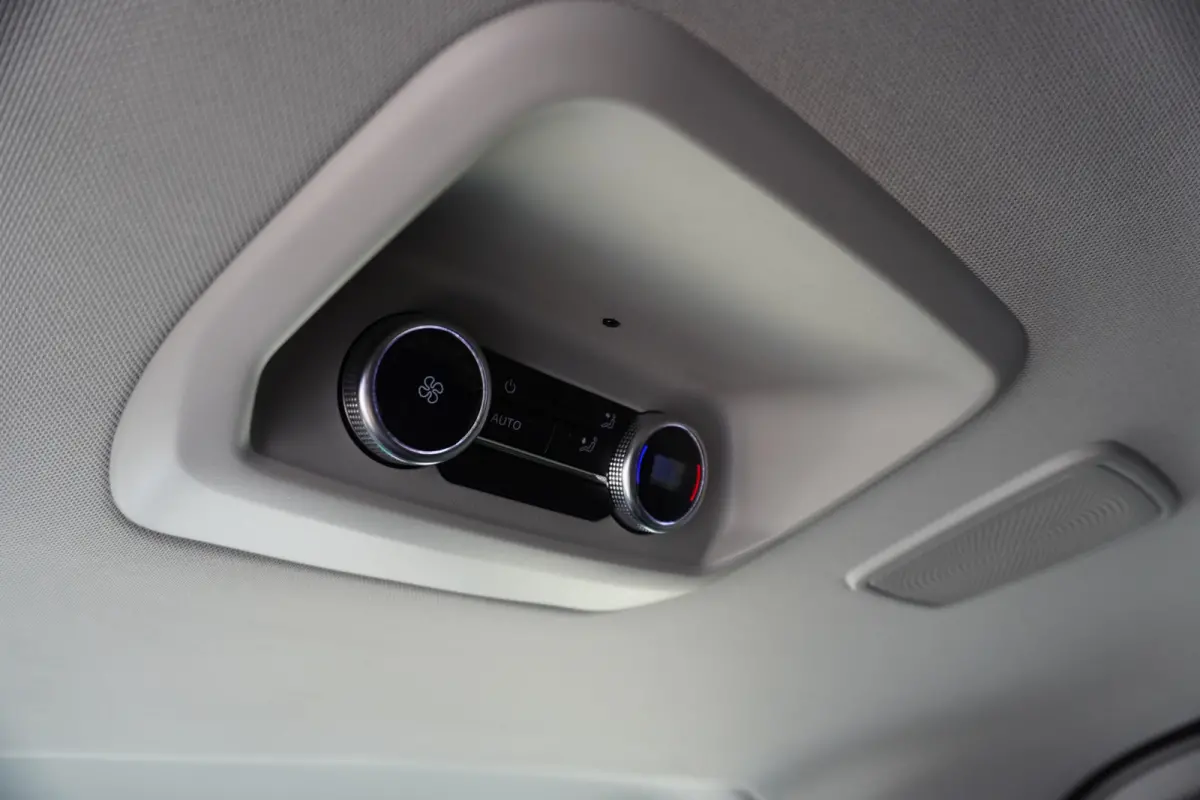 Caravelle 32 L1H1 Style 2 Schuifdeuren 64 kWh 9 persoons LED Apple Carplay Camera ACC Cruise control Digitaal Dashboard