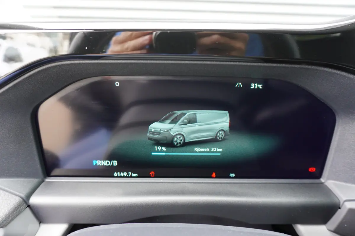 Caravelle 32 L1H1 Style 2 Schuifdeuren 64 kWh 9 persoons LED Apple Carplay Camera ACC Cruise control Digitaal Dashboard