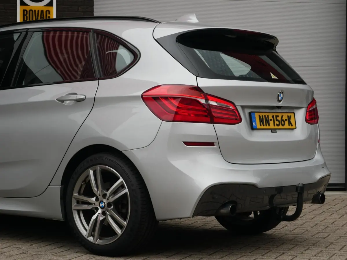220i High Executive M Sport| Leder| Camera| Trekhaak