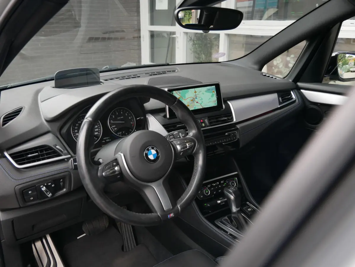 220i High Executive M Sport| Leder| Camera| Trekhaak