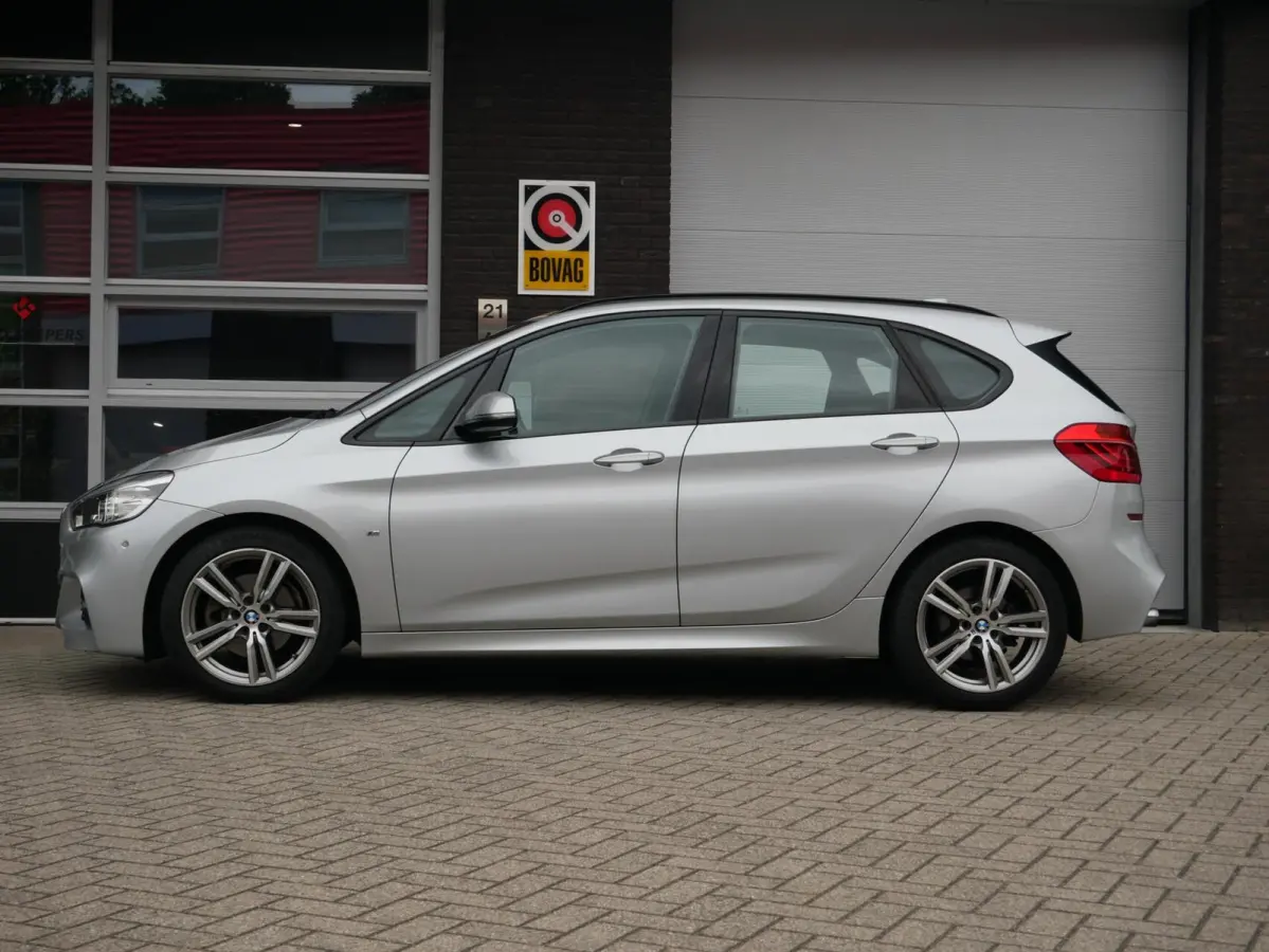 220i High Executive M Sport| Leder| Camera| Trekhaak