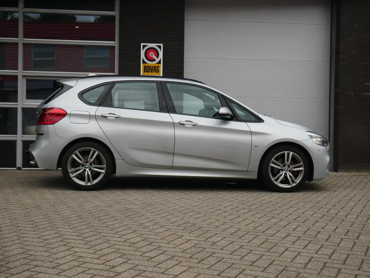 220i High Executive M Sport| Leder| Camera| Trekhaak