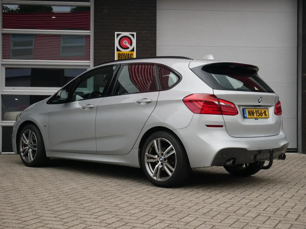 220i High Executive M Sport| Leder| Camera| Trekhaak