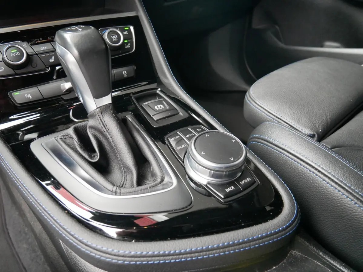 220i High Executive M Sport| Leder| Camera| Trekhaak