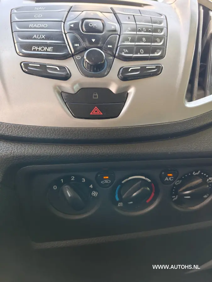310 2.2 TDCI L2H2 Dubbele cabine 7 persoons , 1e Eig , cruise , camera , PDC , Apk april 2027.