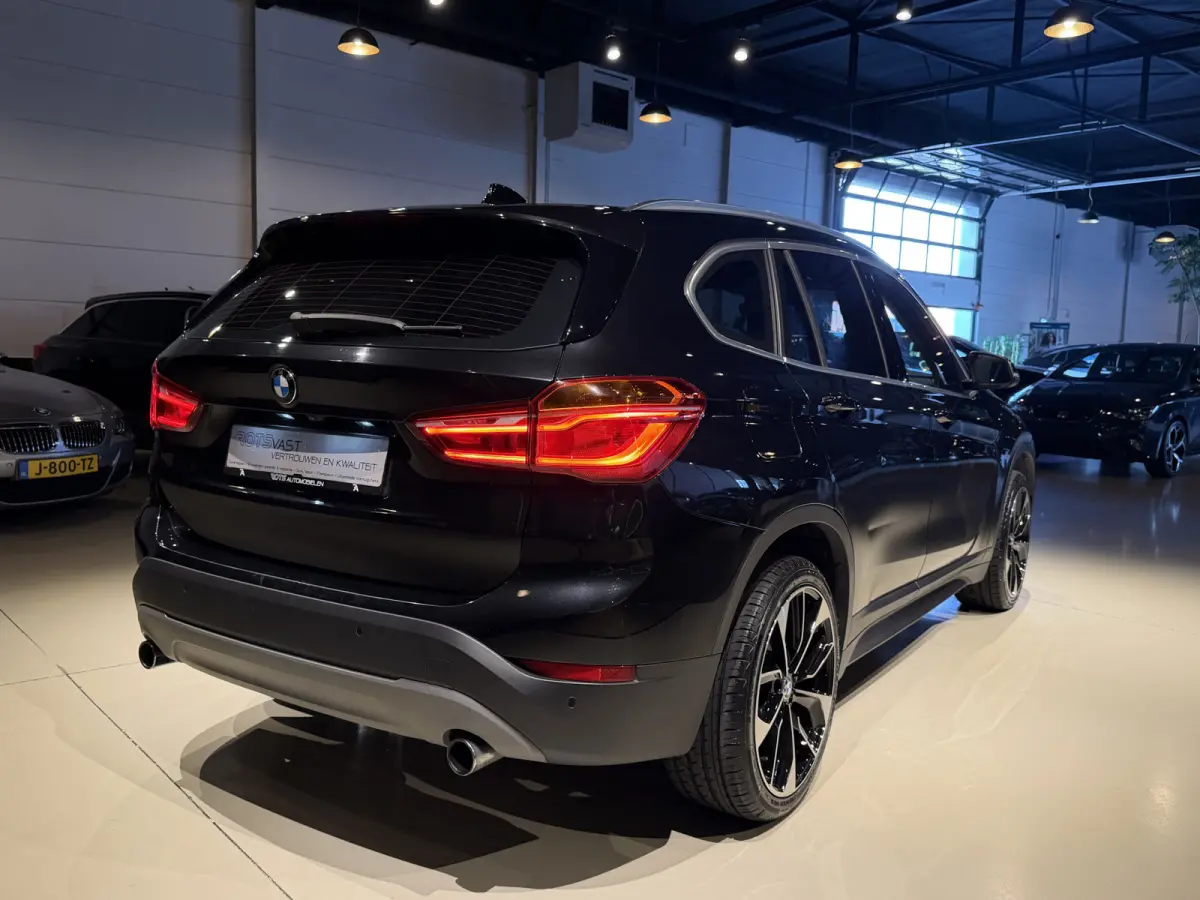 xDrive20i Exe Aut Navi|LED|Cruis|PDC|Camera Zwart
