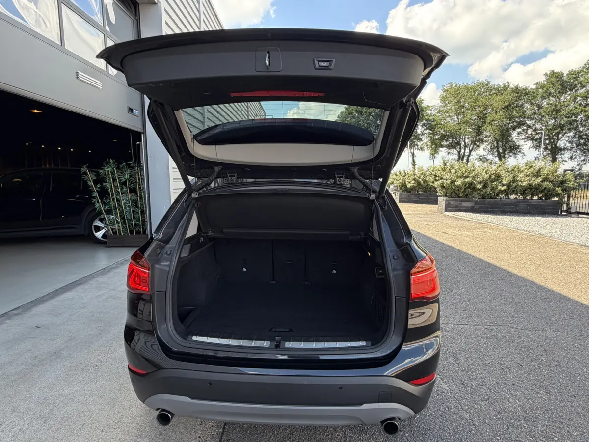 xDrive20i Exe Aut Navi|LED|Cruis|PDC|Camera Zwart