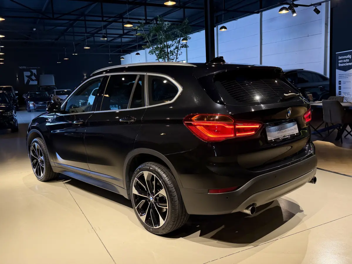 xDrive20i Exe Aut Navi|LED|Cruis|PDC|Camera Zwart
