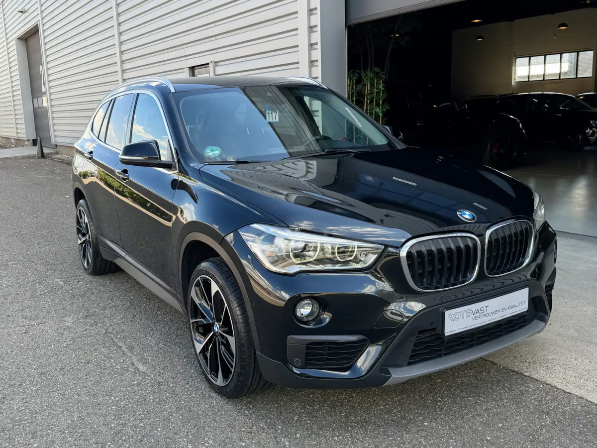xDrive20i Exe Aut Navi|LED|Cruis|PDC|Camera Zwart