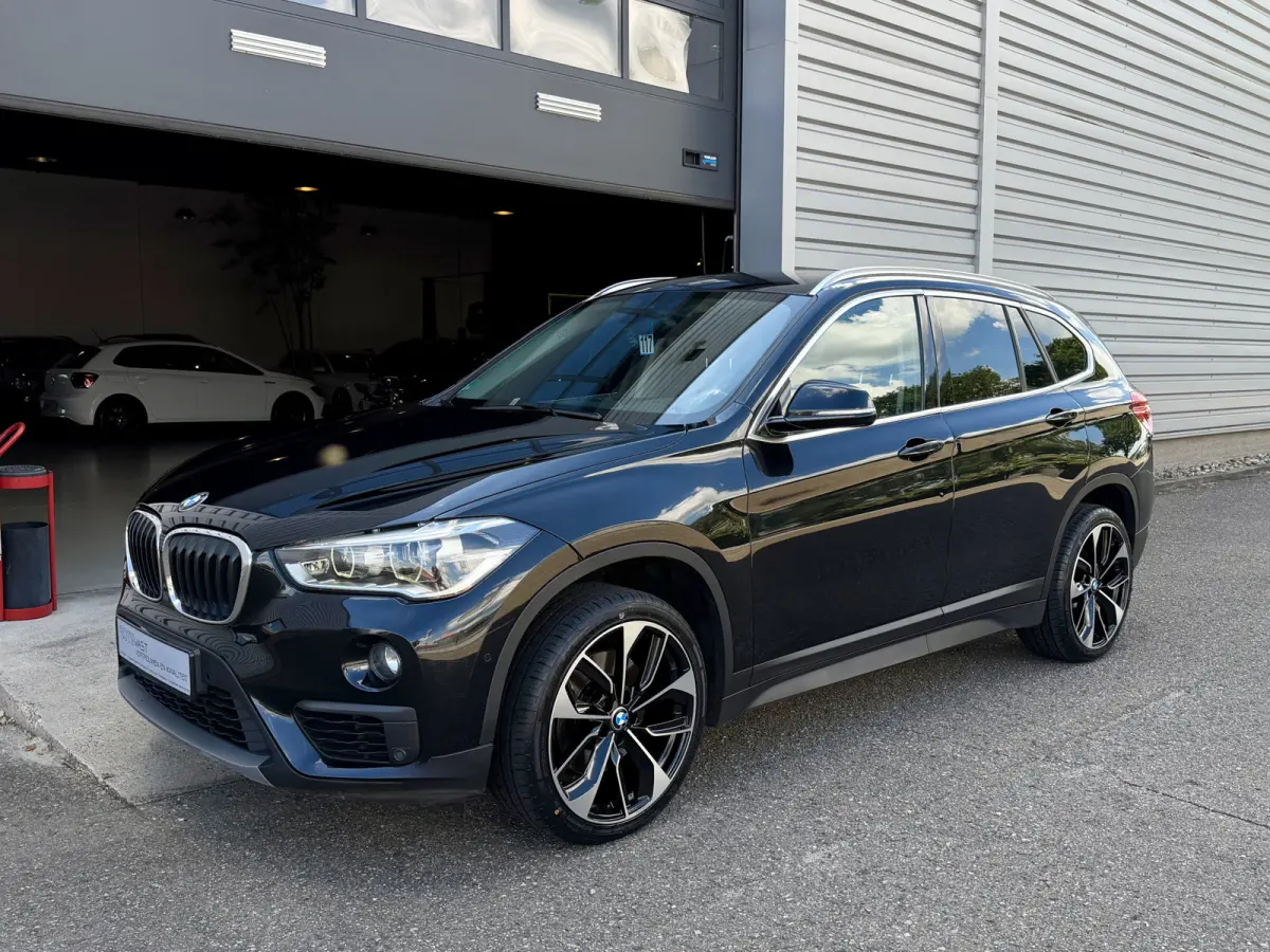 xDrive20i Exe Aut Navi|LED|Cruis|PDC|Camera Zwart