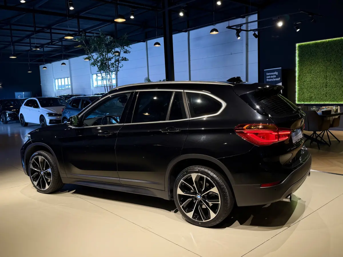 xDrive20i Exe Aut Navi|LED|Cruis|PDC|Camera Zwart