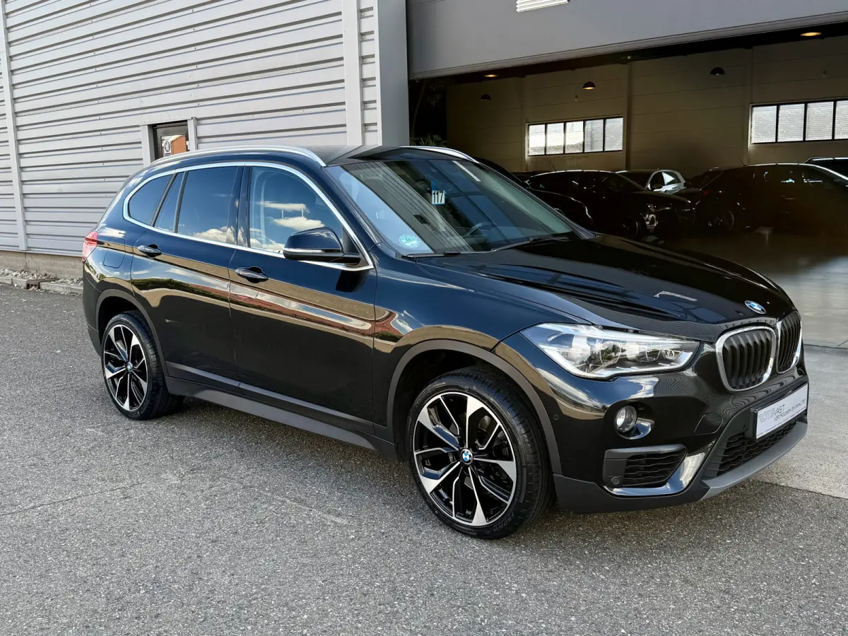 xDrive20i Exe Aut Navi|LED|Cruis|PDC|Camera Zwart