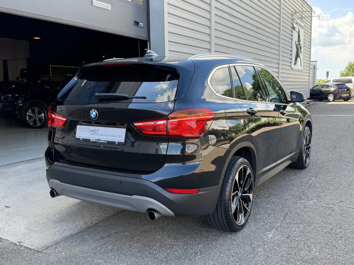 xDrive20i Exe Aut Navi|LED|Cruis|PDC|Camera Zwart