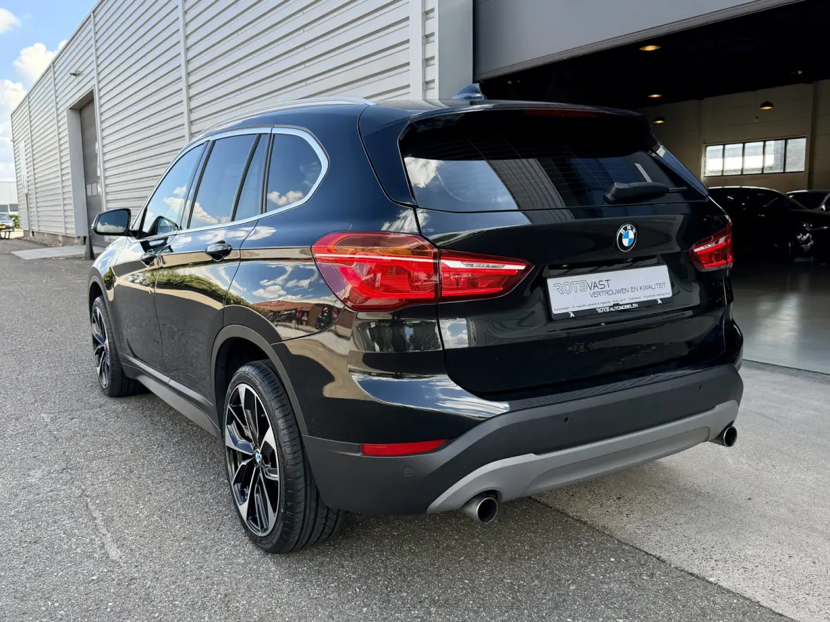 xDrive20i Exe Aut Navi|LED|Cruis|PDC|Camera Zwart