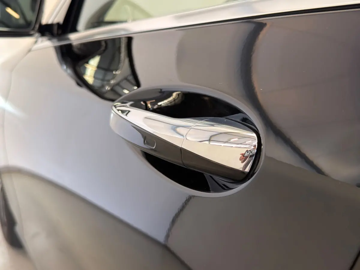 300e / Keyless / Trekhaak / Sfeerverlichting