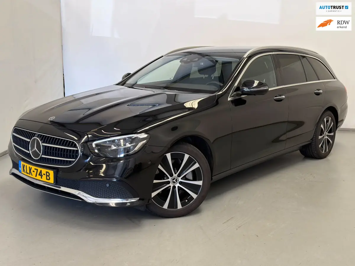 300e / Keyless / Trekhaak / Sfeerverlichting