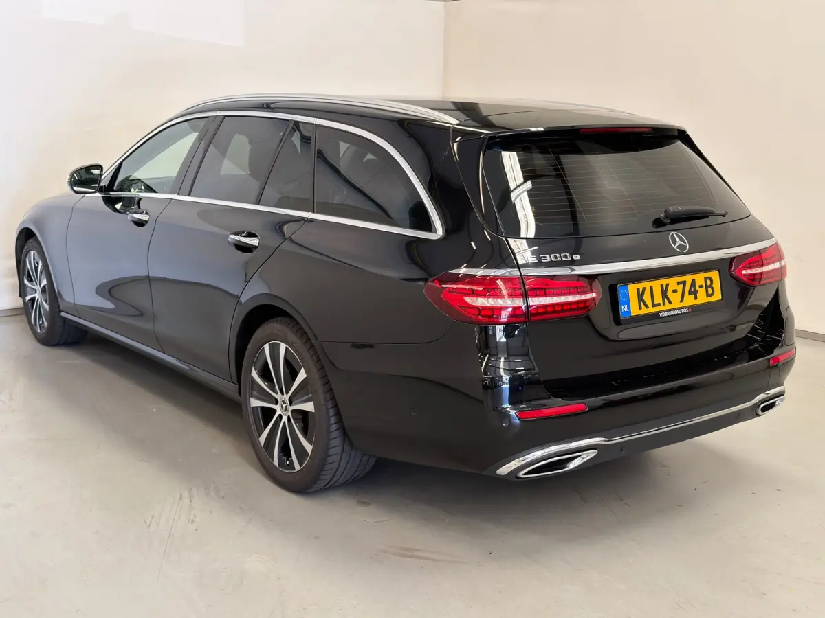300e / Keyless / Trekhaak / Sfeerverlichting